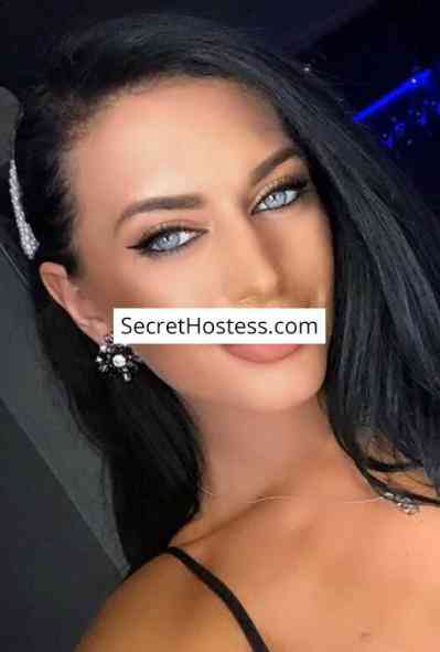 25 Year Old European Escort Vienna Black Hair Green eyes - Image 8