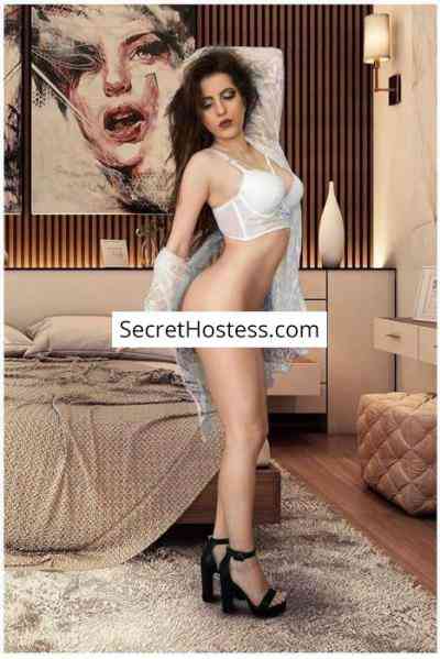 23 Year Old Latin Escort Dublin Brown Hair Green eyes - Image 5