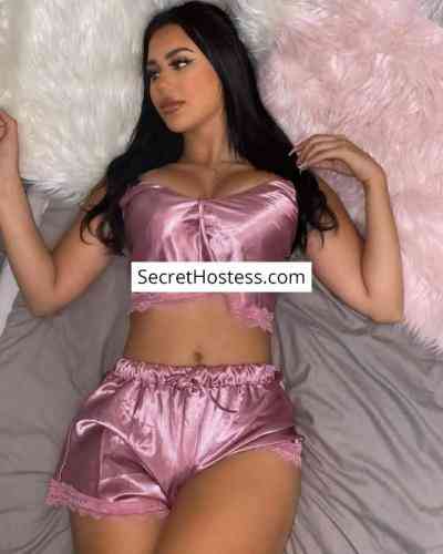 23 Year Old Latin Escort Salalah Black Hair Brown eyes - Image 1