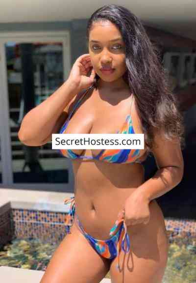 23 Year Old Latin Escort Muscat Black Hair Green eyes - Image 4