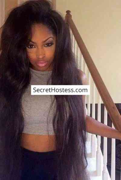 30 Year Old Ebony Escort Abidjan Black Hair Brown eyes - Image 1