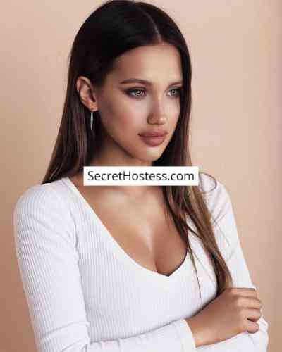 27 Year Old European Escort Hong Kong Brown Hair Green eyes - Image 9