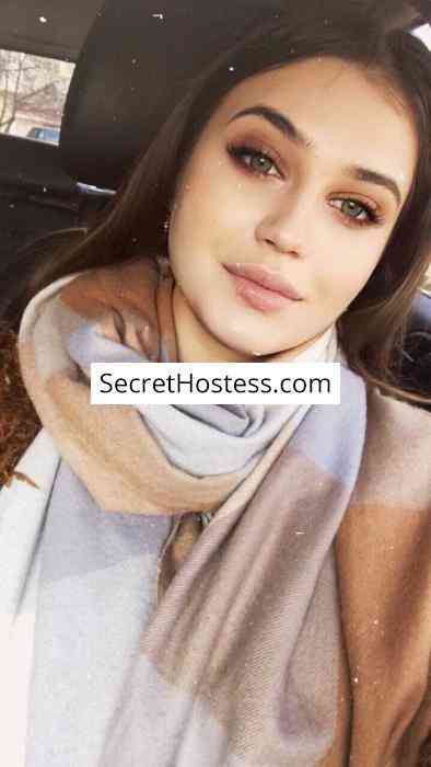 20 Year Old European Escort Odessa Brown Hair Green eyes - Image 2