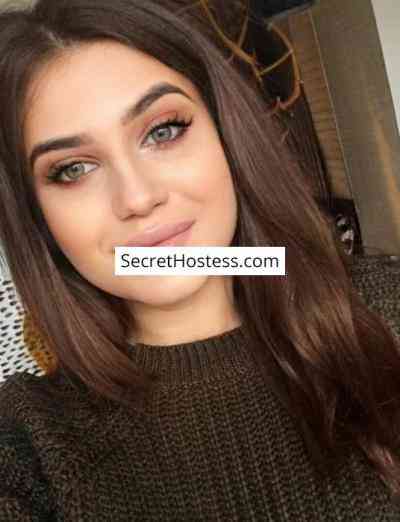 20 Year Old European Escort Odessa Brown Hair Green eyes - Image 4