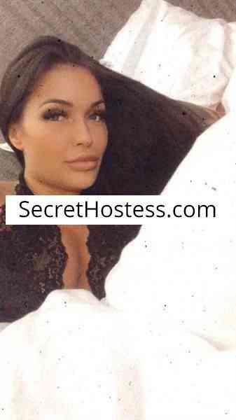 25 Year Old Caucasian Escort Frankfurt Brunette Blue eyes - Image 2