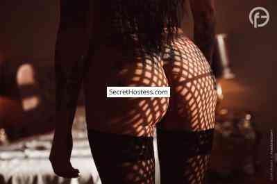 26 Year Old European Escort Berlin Black Hair Green eyes - Image 5