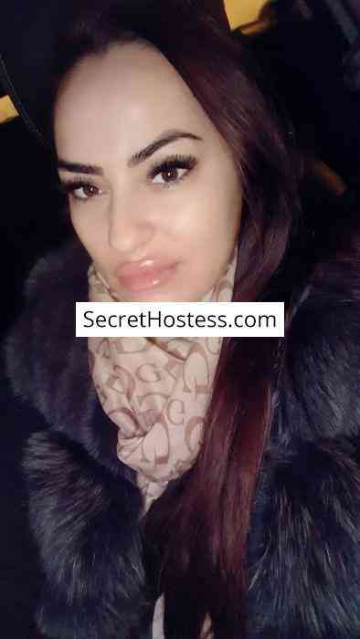 31 Year Old European Escort Vienna Black Hair Brown eyes - Image 4