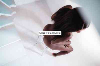 22 Year Old Ebony Escort Lisbon Black Hair Black eyes - Image 2