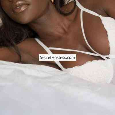 25 Year Old Ebony Escort Zürich Black Hair Black eyes - Image 9