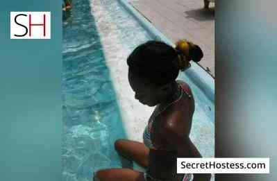 22 year old Cameroonian Escort in Douala Cyndi, Independent Escort