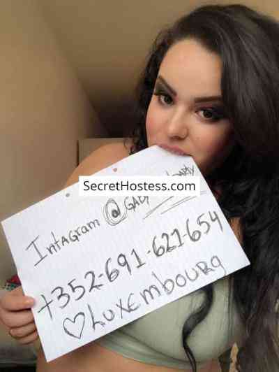 29 Year Old Latin Escort Luxembourg City Brown Hair Black eyes - Image 4