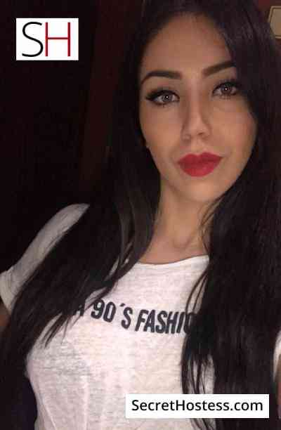 24 Year Old British Escort Kuwait City Black Hair Brown eyes - Image 1