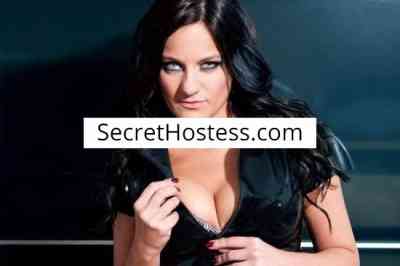 Caucasian Escort Bremen Brunette - Image 2