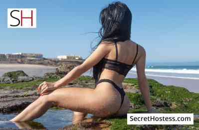 21 Year Old Portuguese Escort Lisbon Black Hair Green eyes - Image 6