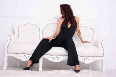 32 year old Central European Escort in Berlin Felicia