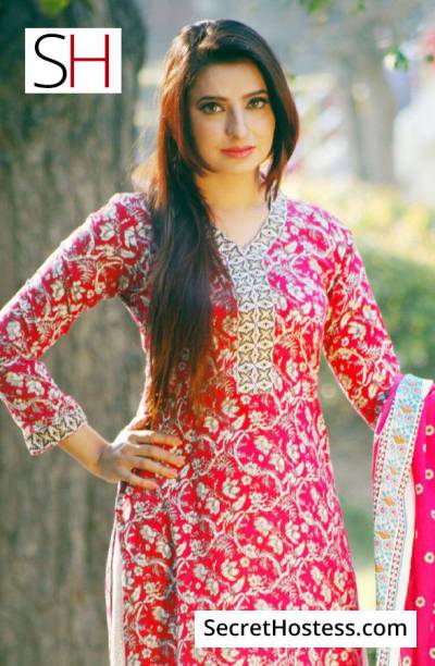 25 Year Old Pakistani Escort Karachi Brown Hair Brown eyes - Image 1