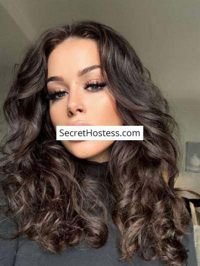 19 Year Old Latin Escort Espoo Brown Hair Green eyes - Image 3