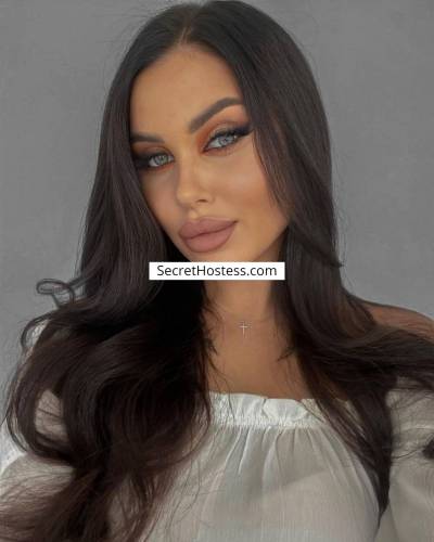 25 Year Old Caucasian Escort Bari Brunette Gray eyes - Image 5