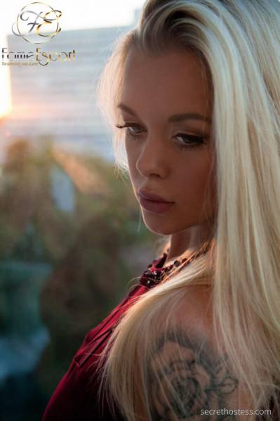 28 year old Central European Escort in Berlin Leona