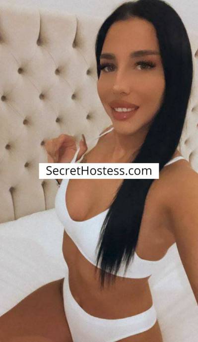 20 Year Old Caucasian Escort Vienna Black Hair Brown eyes - Image 2