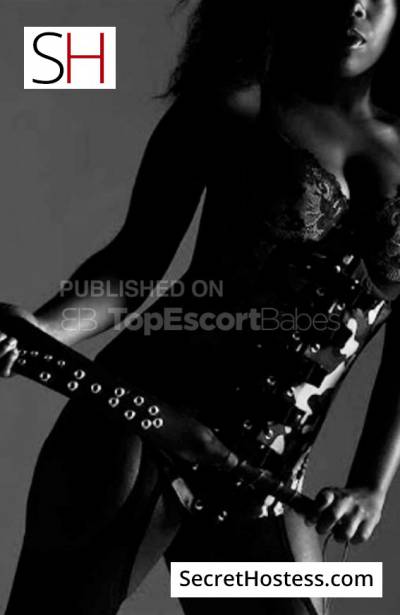 32 Year Old Senegalese Escort Casablanca Black Hair Grey eyes - Image 5