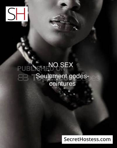 32 Year Old Senegalese Escort Casablanca Black Hair Grey eyes - Image 8