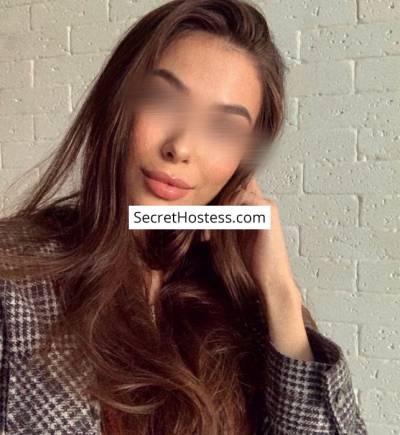 19 Year Old European Escort Rome Brown Hair Green eyes - Image 3