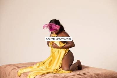 20 Year Old Ebony Escort Tunis Black Hair Brown eyes - Image 1