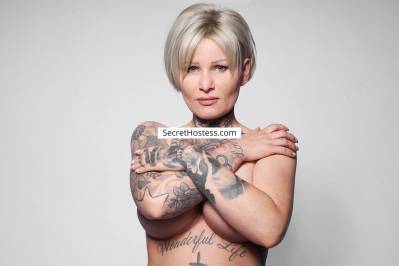 29 Year Old Caucasian Escort Nuremberg Blonde Blue eyes - Image 9