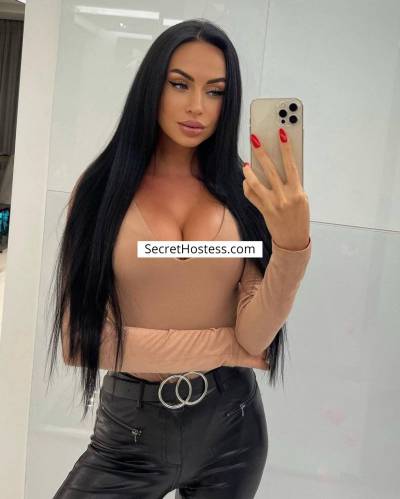 Escort Tallinn Black Hair Gray eyes - Image 1