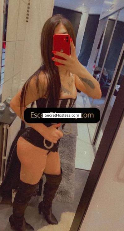 24 Year Old Arabian Escort Stockholm Brunette Brown eyes - Image 1