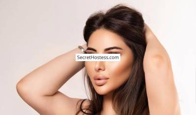 22 Year Old Arabian Escort Riyadh Brown Hair Green eyes - Image 9