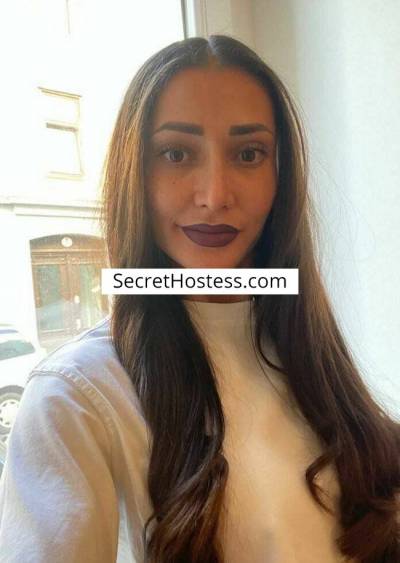 23 Year Old Caucasian Escort Vienna Brunette Brown eyes - Image 2