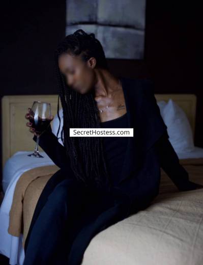 28 Year Old Black Escort Toronto Black Hair Black eyes - Image 3