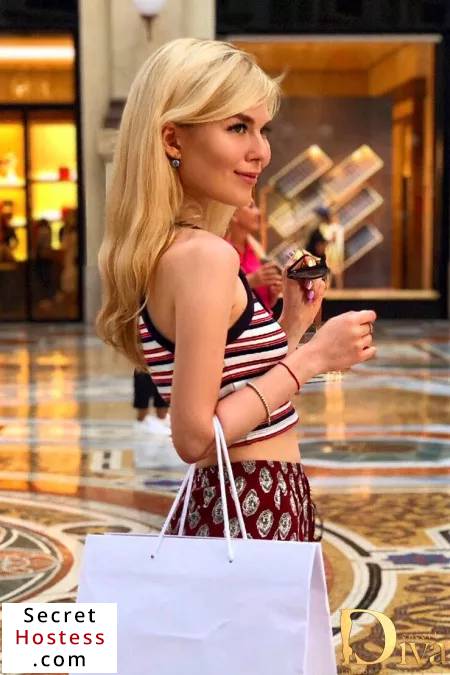 Iceberg 23Yrs Old Escort Size 6 168CM Tall London Image - 1