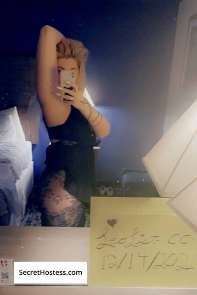 27 year old Asian Escort in Oakville Luscious lips and tasty booty