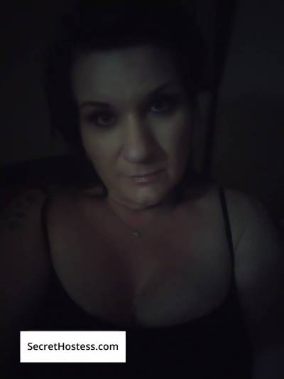42 year old Asian Escort in Edmonton Slippery summer fun