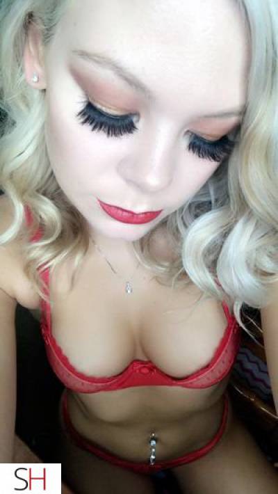 22 year old Asian Escort in City of Edmonton Daddy issues