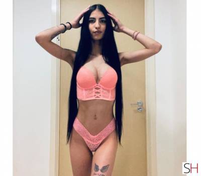 19 year old Mixed Escort in Croydon Full service with New Party girl Sarah, Independent