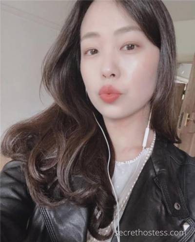 Pretty Asian girl arrived in Melbourne only for 2 weeks in Melbourne