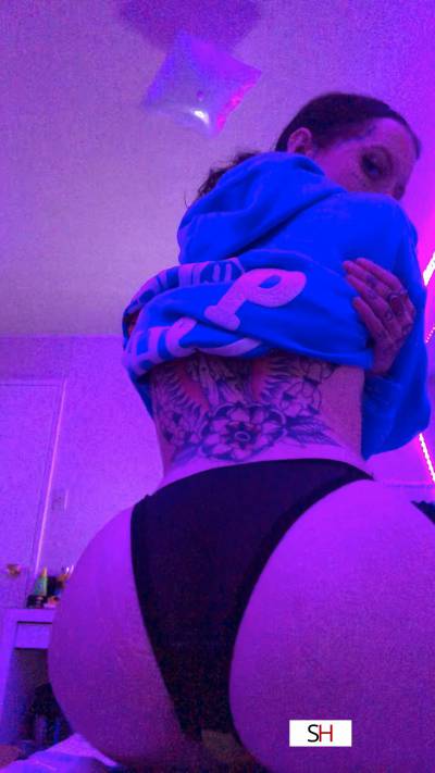 20 Year Old White Escort Montreal Brunette Blue eyes - Image 7