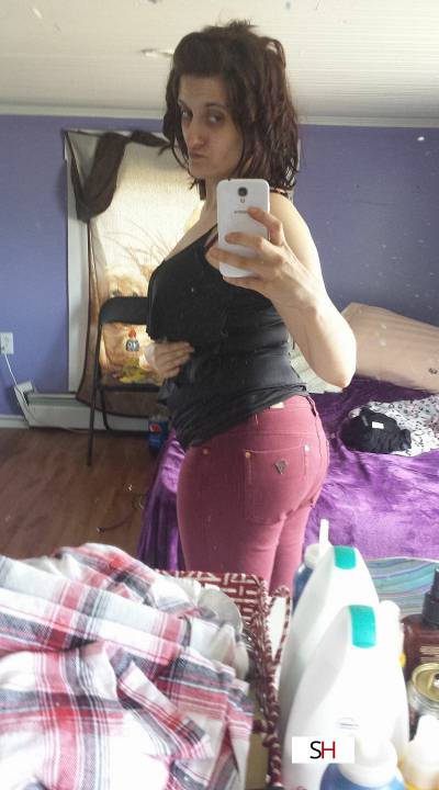 20 year old White Escort in Edmonton Amber dobbin