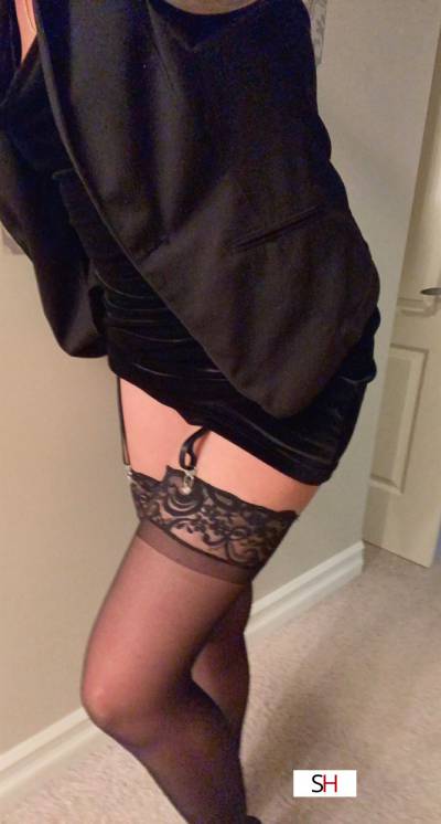 30 Year Old Escort Edmonton Brunette - Image 4