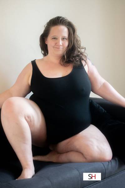 32 Year Old Caucasian Escort Kitchener Brunette - Image 5