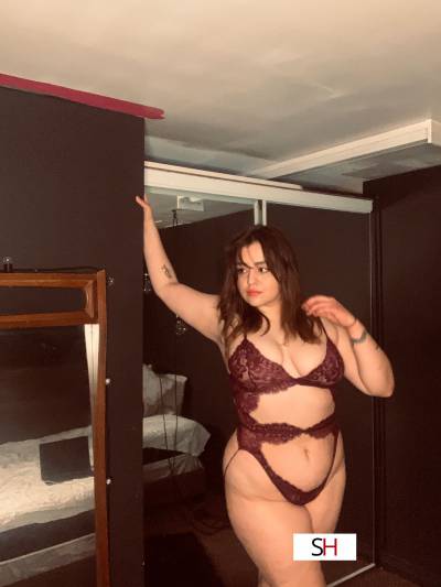 20 Year Old Escort Montreal Brunette - Image 3