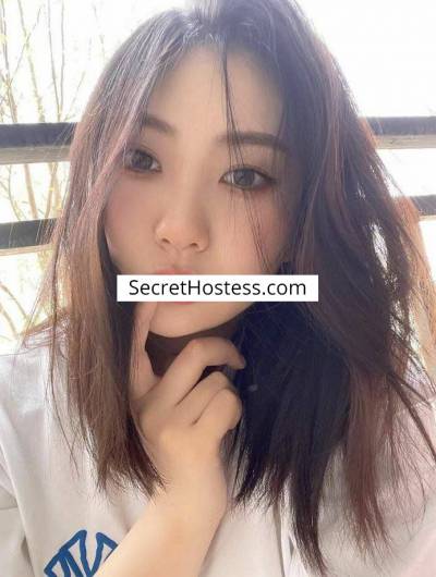 21 Year Old Asian Escort Vienna Brunette Brown eyes - Image 5