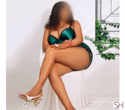 30 year old Caribbean Escort in Grays Essex Natalie Independent Black Beauty in BIG FF