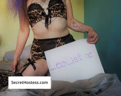 sweet soft tattooed modern babe - pre-booking recommended in Vancouver