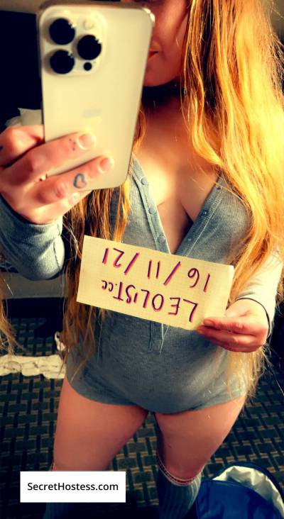 26 year old Asian Escort in Kitchener I’m young and hot, come get a taste baby