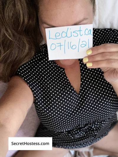 37 Year Old Asian Escort Saskatoon Brown Hair Blue eyes - Image 2